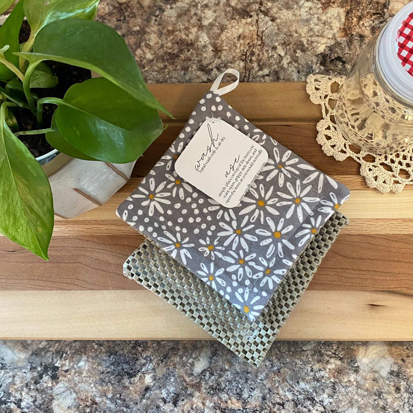 Tiny Daisies Jar Gripper